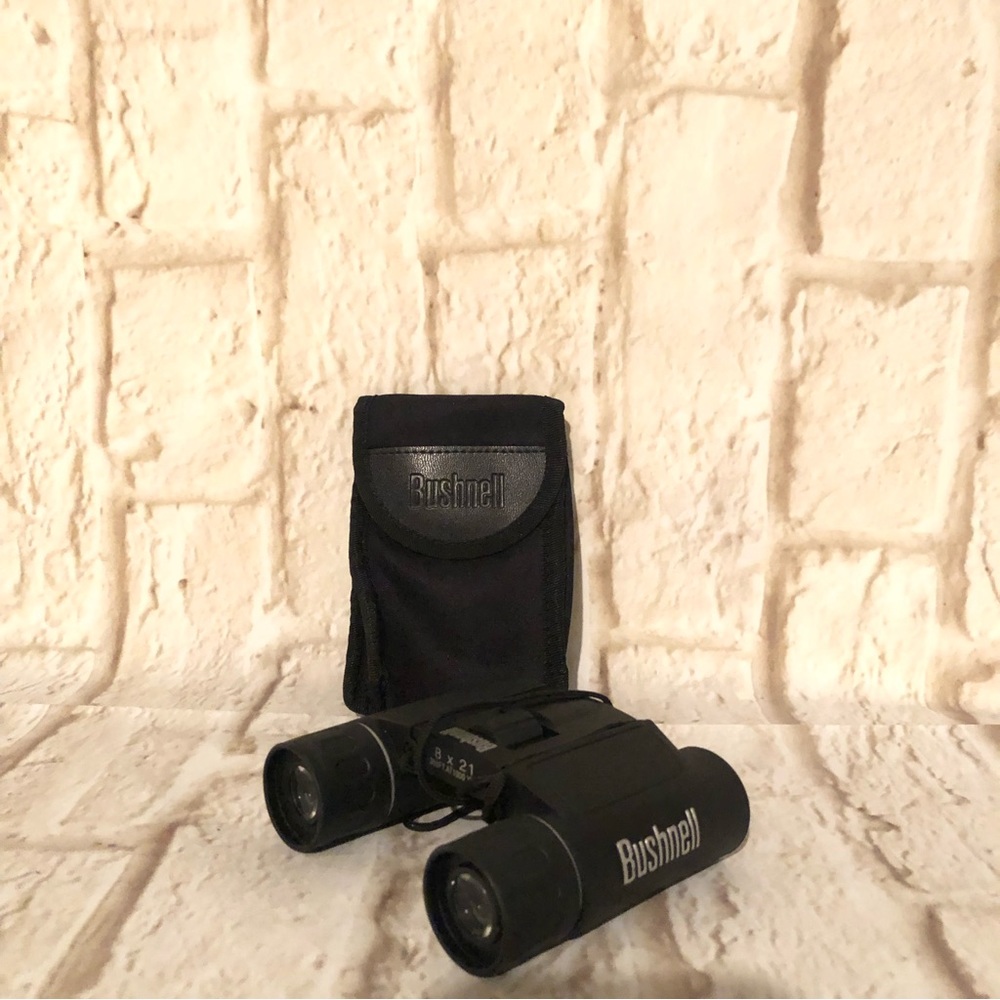 Bushnell Binoculars Black Case 8 X 21 368 ft at 1000 Yards Golf Football Sport